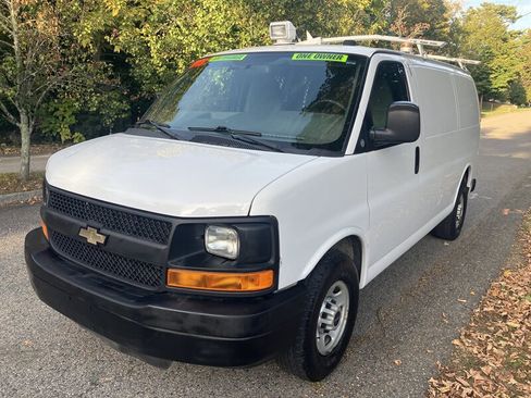 Used 2015 GMC Savana 3500 image 1