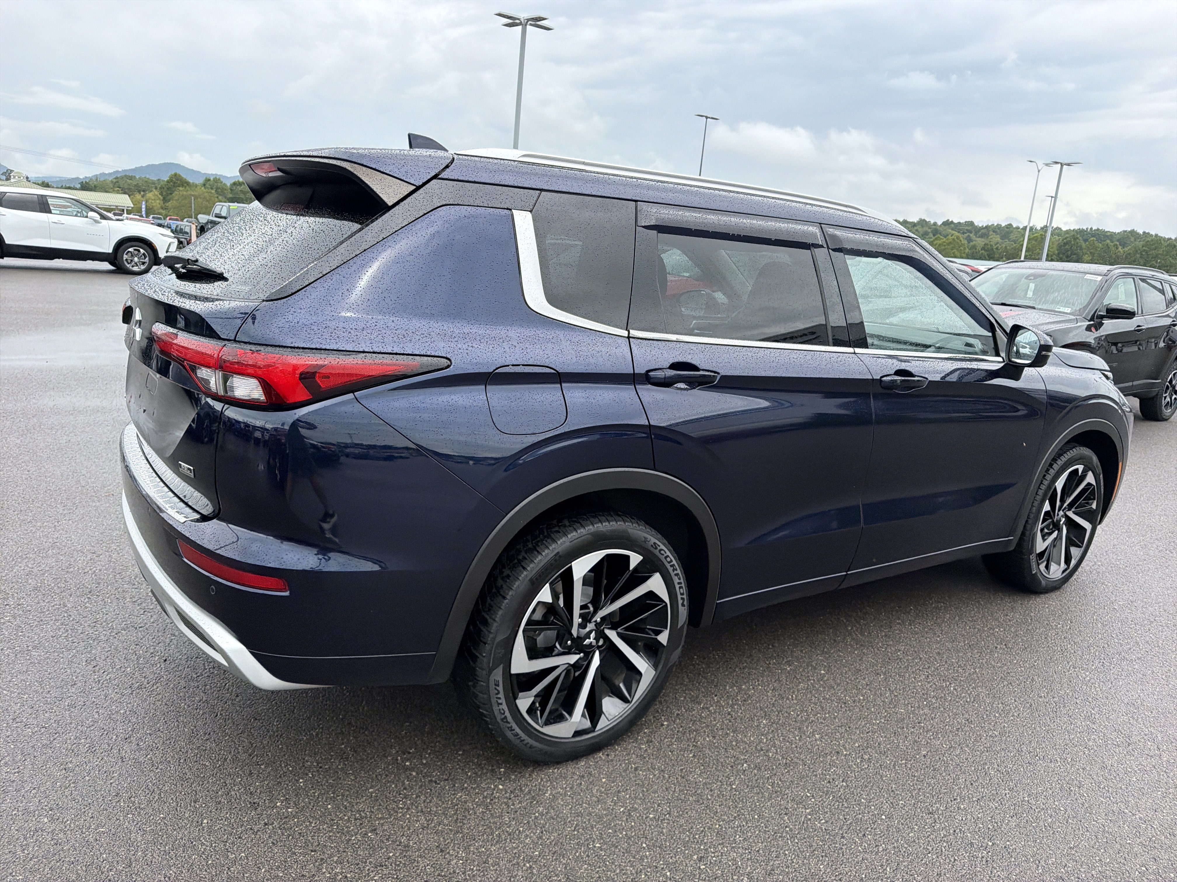 Used 2022 Mitsubishi Outlander SEL AWD/4WD image 6