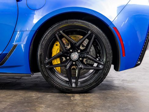 Used 2019 Chevrolet Corvette ZR1 RWD image 13