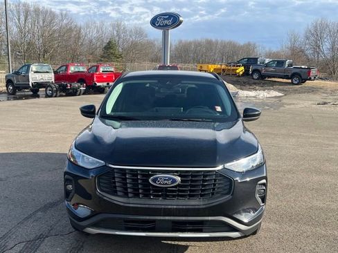 Used 2025 Ford Escape Platinum image 2