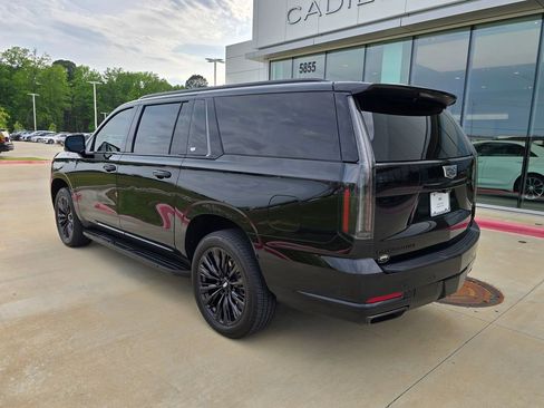 Used 2025 Cadillac Escalade ESV Sport w/ LPO, ONYX Package AWD/4WD image 3