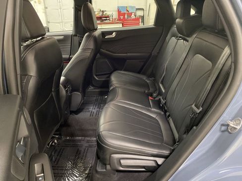 Used 2025 Ford Escape Platinum w/ Premium Technology Package image 38