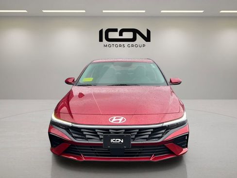 Used 2025 Hyundai Elantra Limited FWD image 8