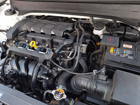 Used 2024 Hyundai Venue Limited FWD image 30