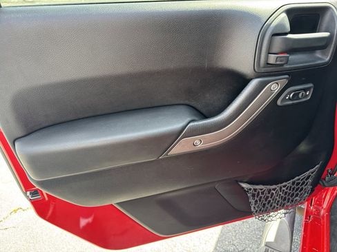 Used 2014 Jeep Wrangler Unlimited Sport w/ Quick Order Package 24S image 10