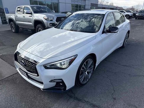 Used 2023 INFINITI Q50 Sensory image 2