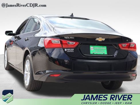 Used 2025 Chevrolet Malibu LT image 3