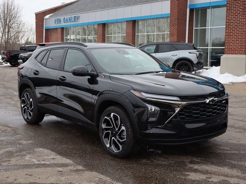 New 2026 Chevrolet Trax RS w/ Sunroof Package image 2