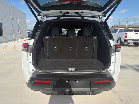 Used 2026 Nissan Pathfinder Rock Creek AWD/4WD image 13