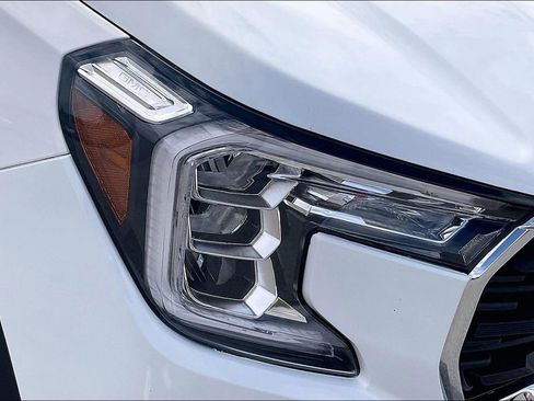 Used 2024 GMC Terrain SLE image 26