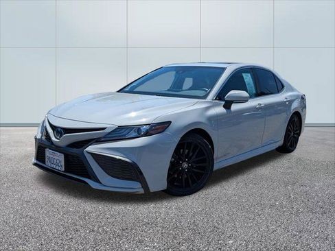 Used 2022 Toyota Camry XSE w/ Navigation Upgrade Package FWD image 1