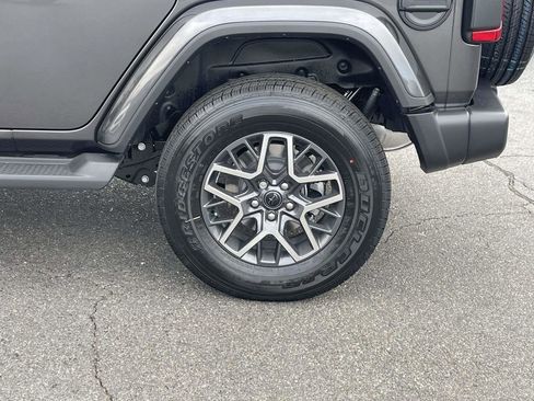 New 2026 Jeep Wrangler Unlimited Sahara AWD/4WD image 11