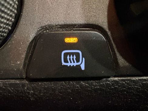 Used 2016 Toyota Tacoma TRD Sport image 8