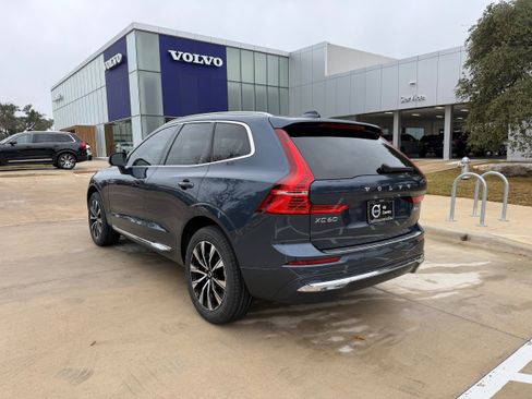 Certified 2023 Volvo XC60 B5 Plus w/ Climate Package image 4