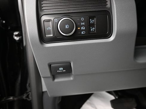 New 2025 Ford F250 XLT w/ 360-Degree Camera Package image 37