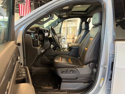 Used 2025 GMC Sierra 3500 AT4 w/ AT4 Premium Plus Package AWD/4WD image 13