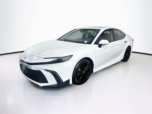 Used 2025 Toyota Camry SE w/ Multimedia Upgrade Package FWD image 3
