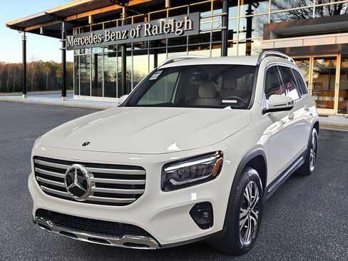 Certified 2026 Mercedes-Benz GLB 250 4MATIC image 1