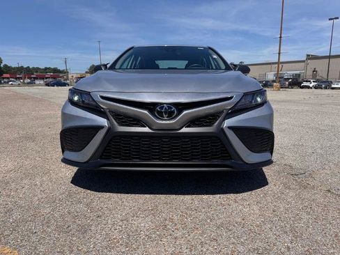 Used 2024 Toyota Camry SE FWD image 2