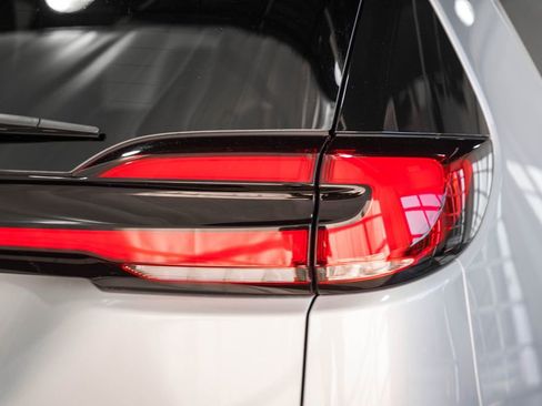 New 2026 Chrysler Pacifica Select image 5