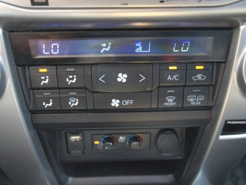 Used 2014 Toyota 4Runner Limited AWD/4WD image 24