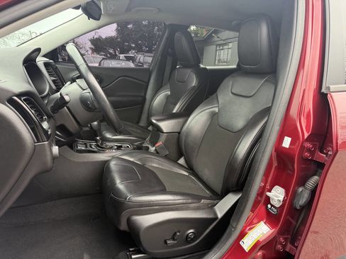 Used 2021 Jeep Cherokee Latitude Plus image 9