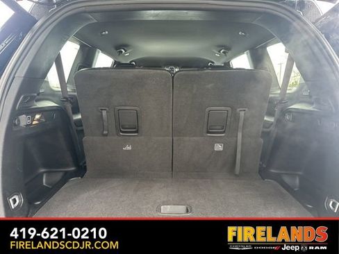 Used 2023 Jeep Grand Cherokee L Laredo image 14