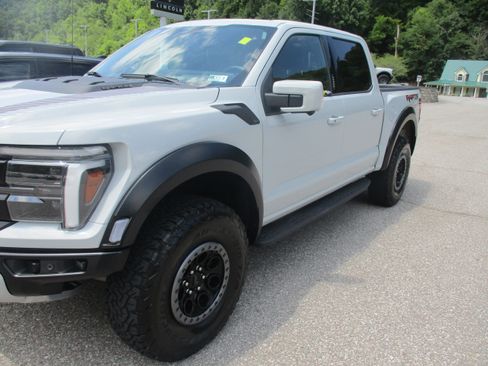 Certified 2024 Ford F150 Raptor AWD/4WD image 8