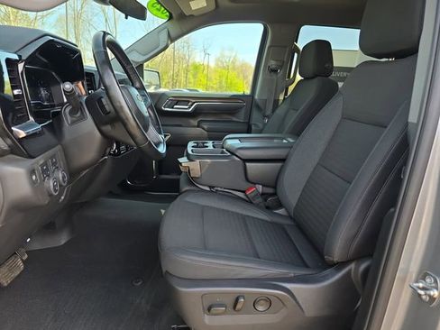 Used 2025 Chevrolet Silverado 1500 LT image 10