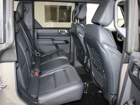 Used 2025 Ford Bronco Badlands AWD/4WD image 32