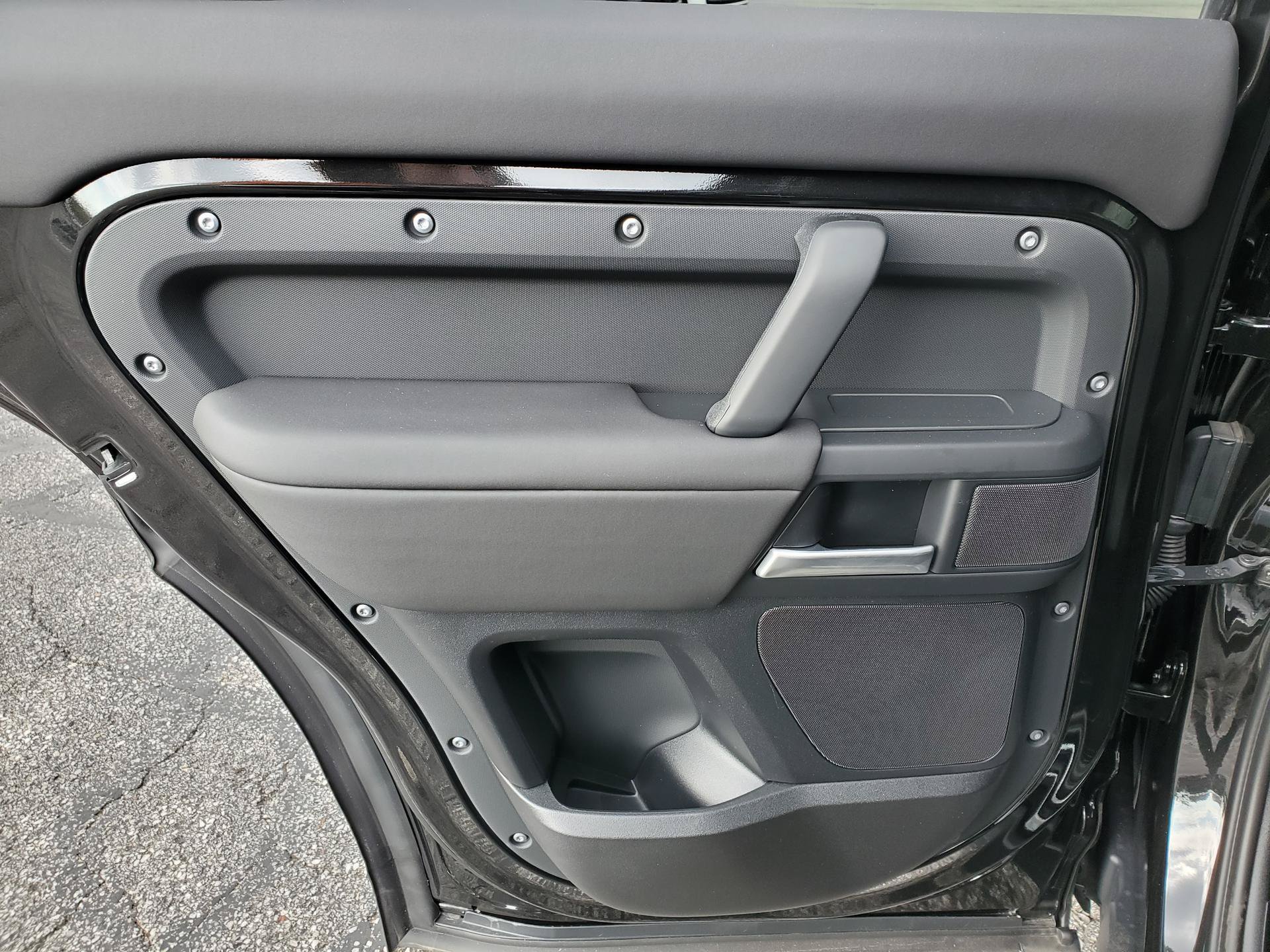 New 2026 Land Rover Defender 110 X-Dynamic SE AWD/4WD image 13