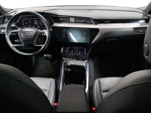 Used 2023 Audi e-tron Premium Plus w/ Premium Plus Package AWD/4WD image 24