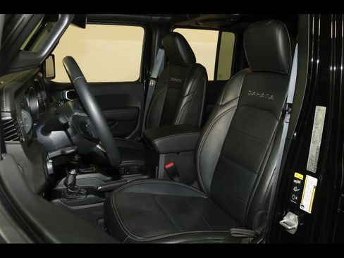 Used 2022 Jeep Wrangler Unlimited Sahara w/ Cold Weather Group AWD/4WD image 21