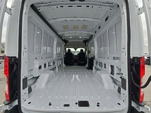 New 2026 Ford Transit 250 148 Medium Roof RWD image 20