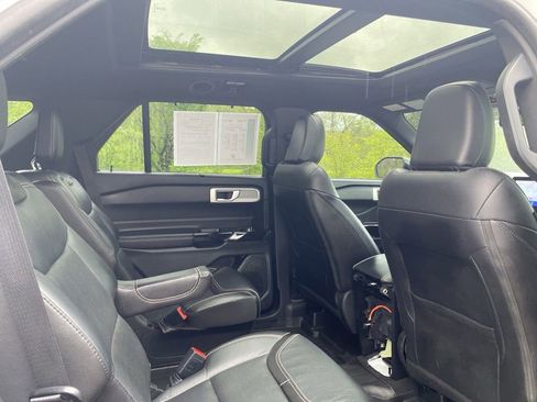 Used 2022 Ford Explorer ST w/ Equipment Group 401A AWD/4WD image 14
