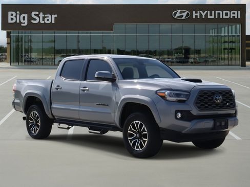 Used 2021 Toyota Tacoma TRD Sport w/ Technology Package image 6
