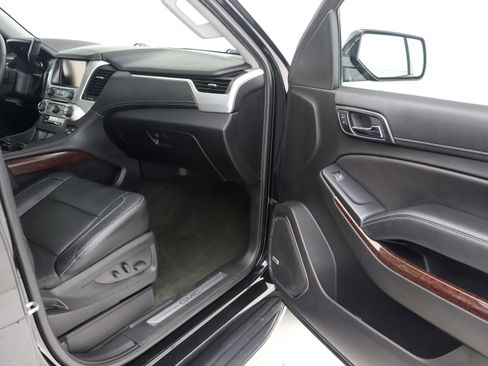 Used 2017 GMC Yukon XL SLT w/ Open Road Package image 19