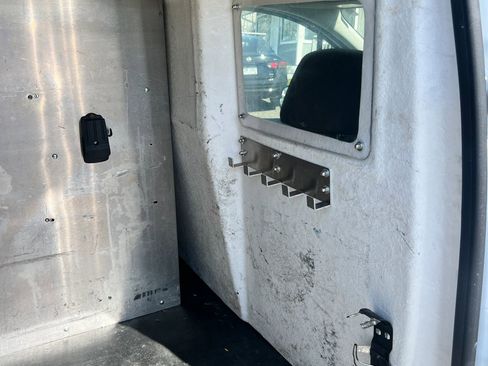 Used 2020 Ford Transit Connect XL image 17