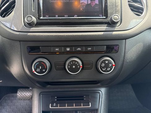 Used 2017 Volkswagen Tiguan S FWD image 21