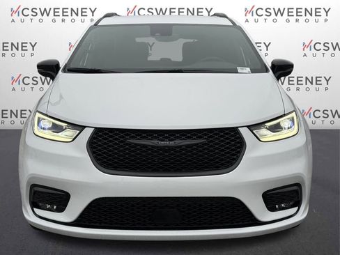 New 2026 Chrysler Pacifica Select w/ S Appearance Package image 8