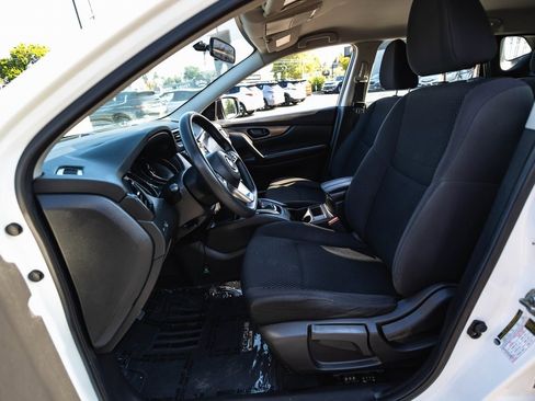 Used 2018 Nissan Rogue Sport S image 17