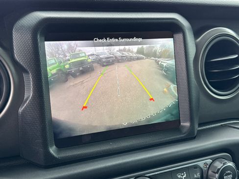 Used 2023 Jeep Wrangler Unlimited w/ Cold Weather Group image 26