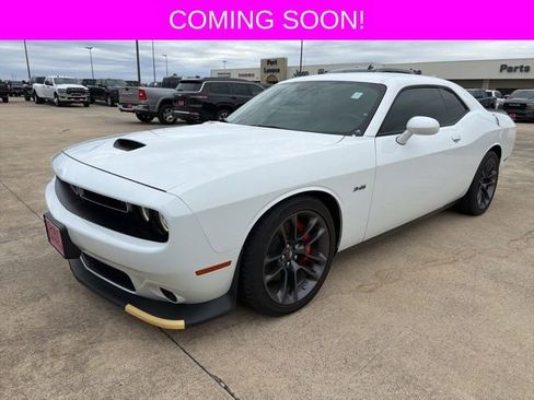 Used 2023 Dodge Challenger R/T w/ Plus Package image 3