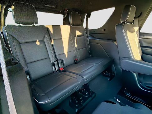 Used 2024 GMC Yukon SLT image 21