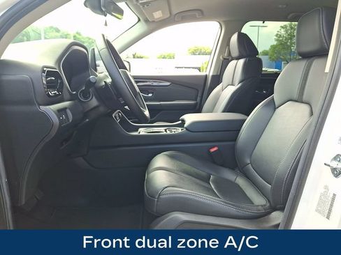 Used 2025 Honda Pilot EX-L image 2