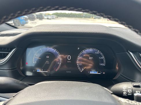 New 2025 Jeep Grand Cherokee Laredo w/ Luxury Tech Group I RWD image 18