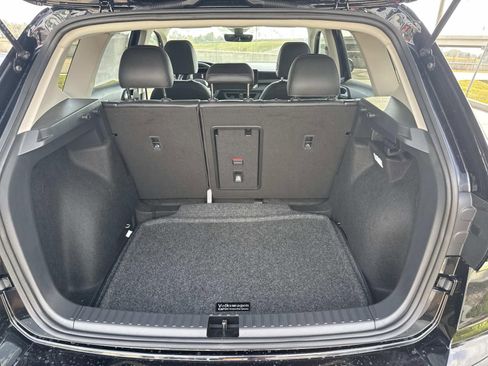 New 2026 Volkswagen Taos SE FWD image 6