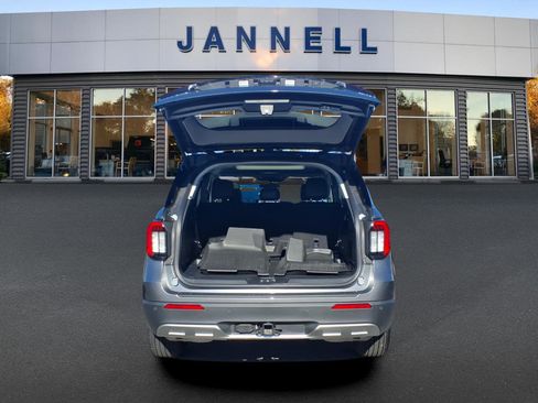 New 2026 Ford Explorer Active w/ Active Comfort Package image 10