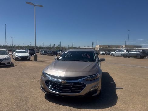 Used 2023 Chevrolet Malibu LT w/ Driver Confidence Package image 5