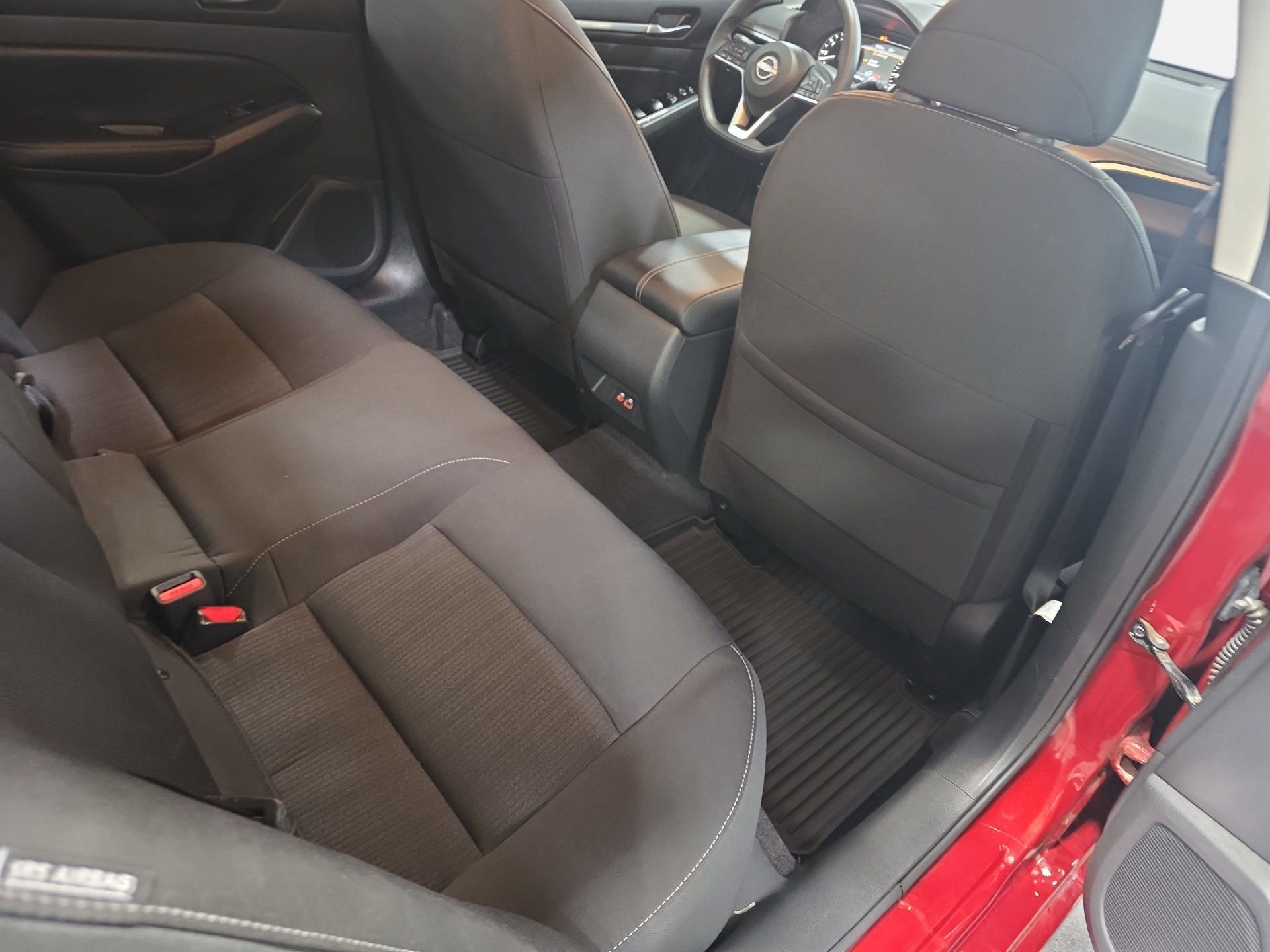 Used 2023 Nissan Altima 2.5 SV AWD/4WD image 11